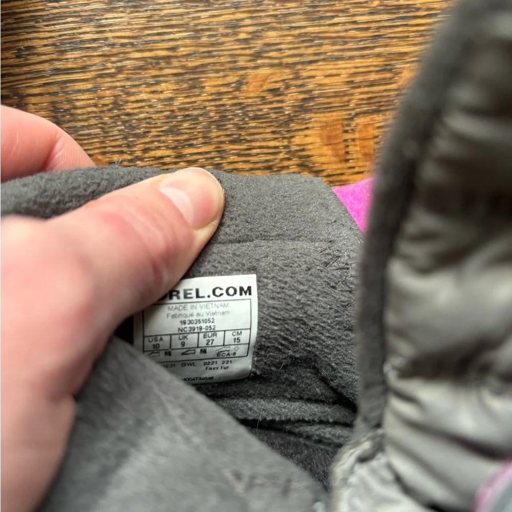 Sorel Whitney II Strap Waterproof Winter Snow Boot in Gray. Size 10.